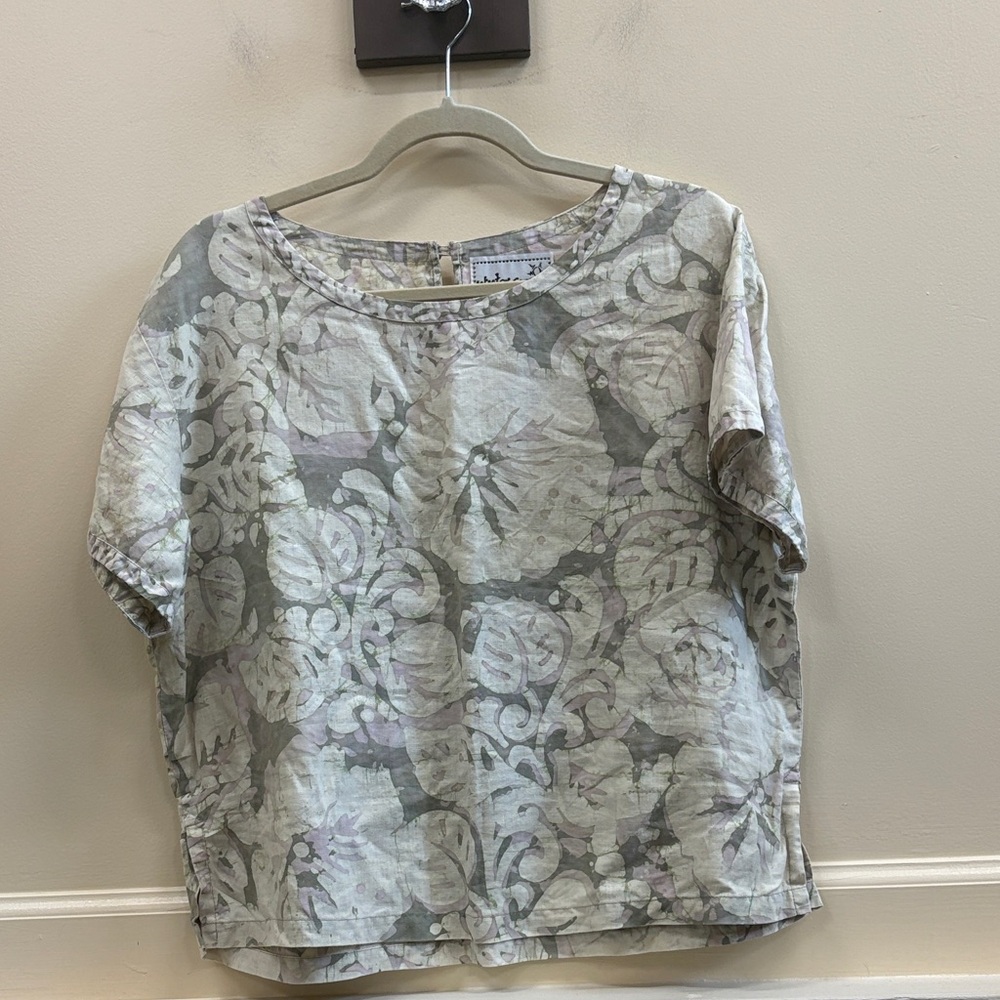 Winter Sun women’s M Light Green Floral Short-Sleeve Linen Top